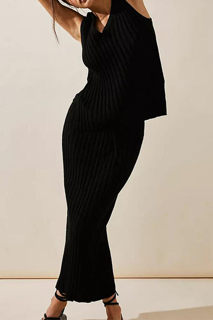 Effortlessly Elegant Garment with a Timeless Design