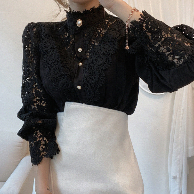 Effortlessly Elegant Blouse with a Timeless Design