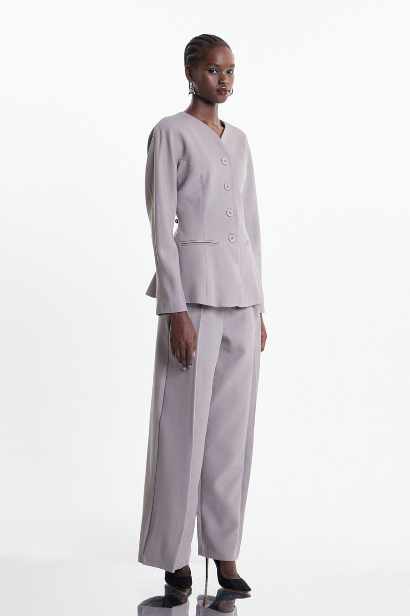 Well Tailored Pants with a Graceful Silhouette