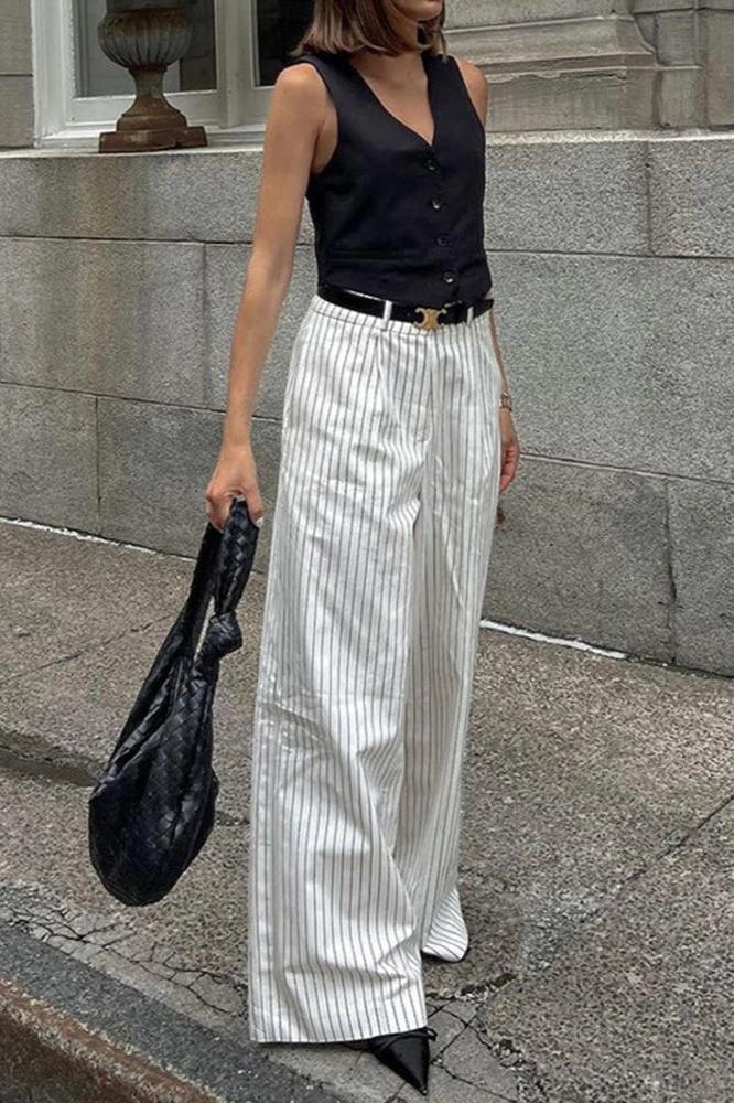 Sophisticated Pants with a Clean Classic Look