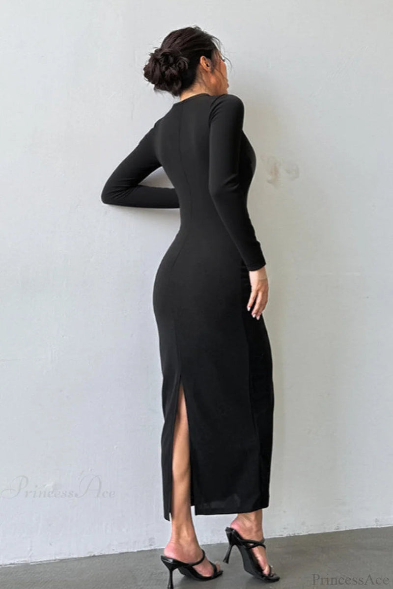 Effortlessly Elegant Dress with a Timeless Design