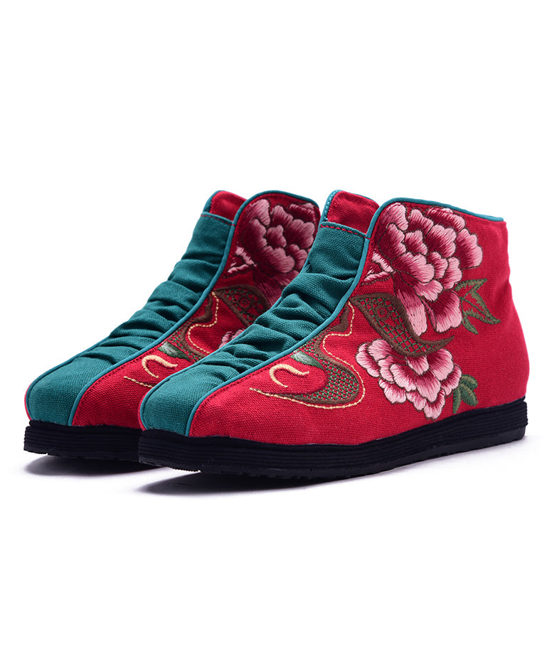 Beautifully Finished Boots in a Timeless Design