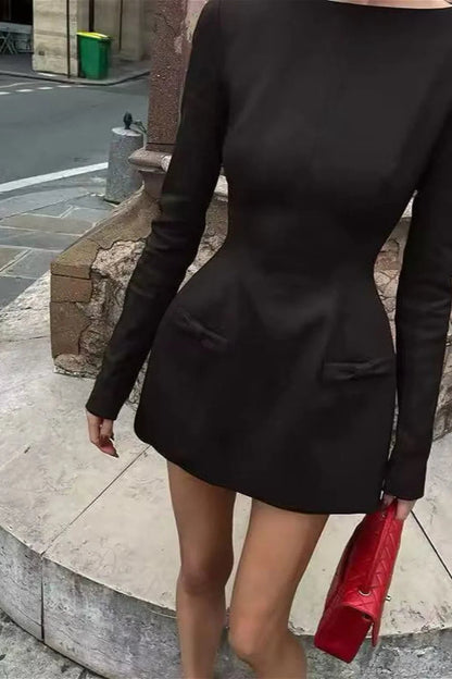 Well Tailored Dress with a Graceful Silhouette