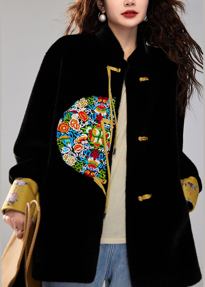 Elegantly Styled Coat for Everyday Wear