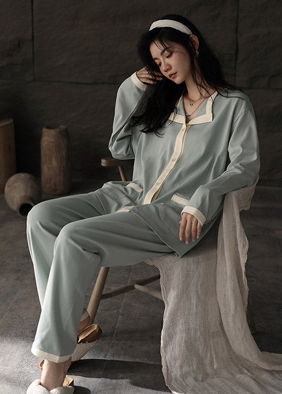 Well Tailored Garment with a Graceful Silhouette