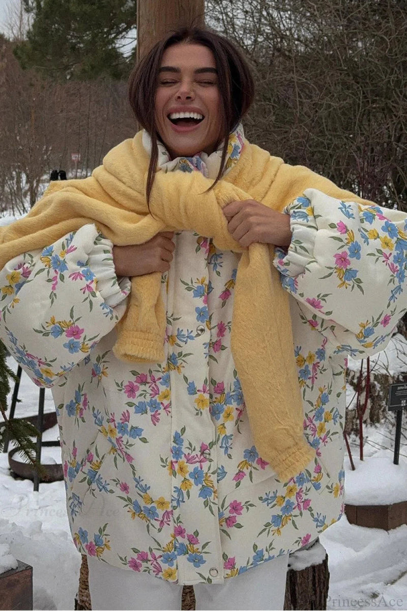 Effortlessly Elegant Coat with a Timeless Design