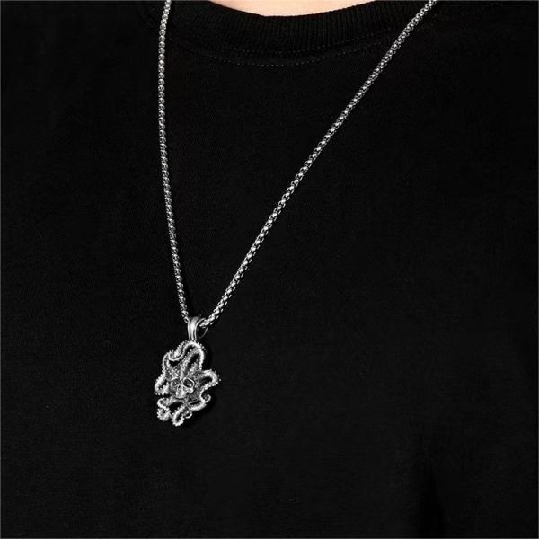 Beautifully Crafted Top in a Classic Style