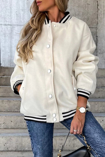 Effortlessly Elegant Jacket with a Timeless Design