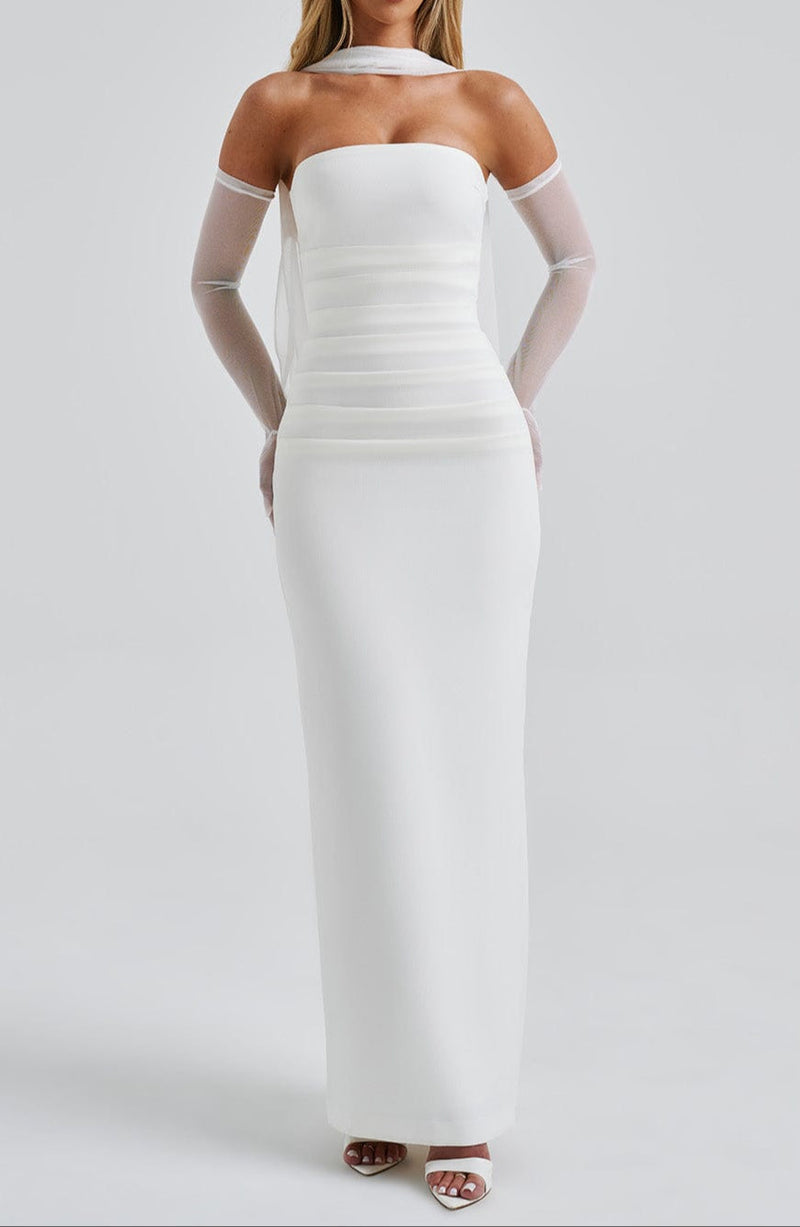 Beautifully Finished Dress in a Timeless Design