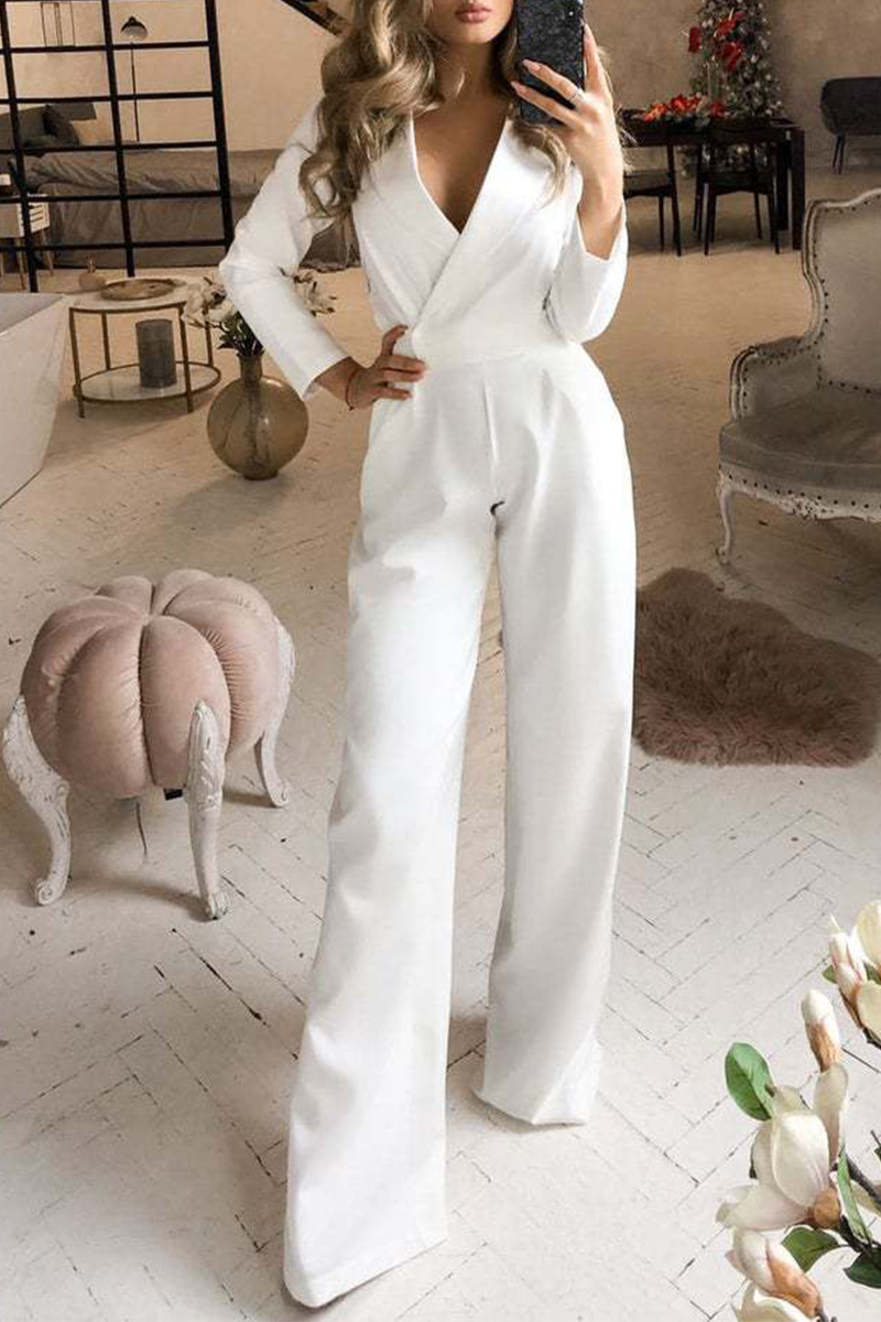 Effortlessly Elegant Garment with a Timeless Design