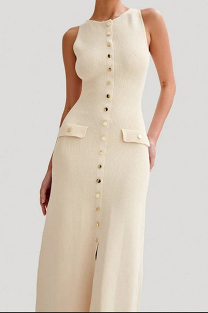 Effortlessly Elegant Dress with a Timeless Design