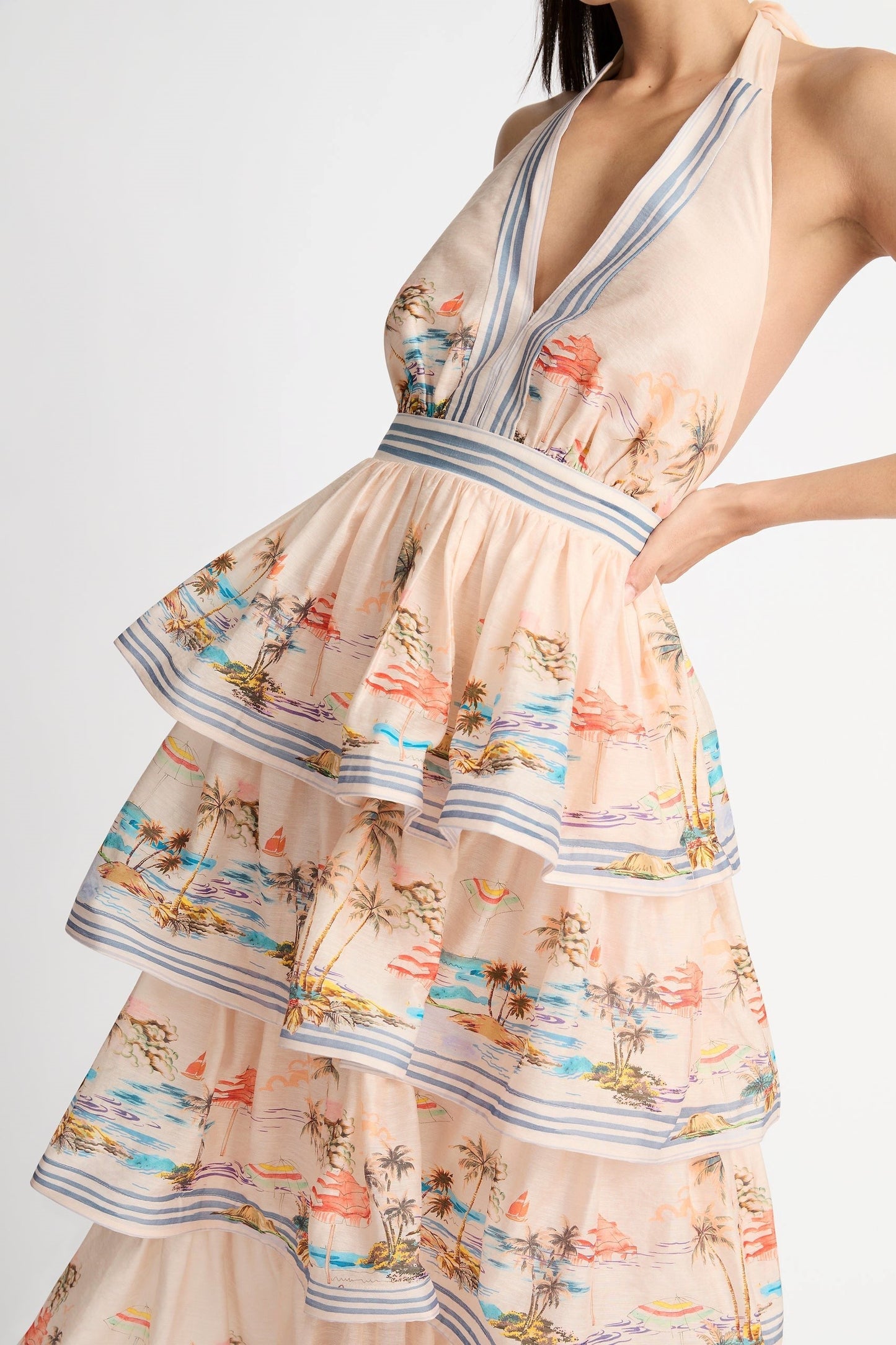 Beautifully Finished Dress in a Timeless Design