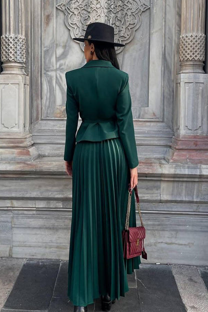 Sophisticated Garment with a Clean Classic Look