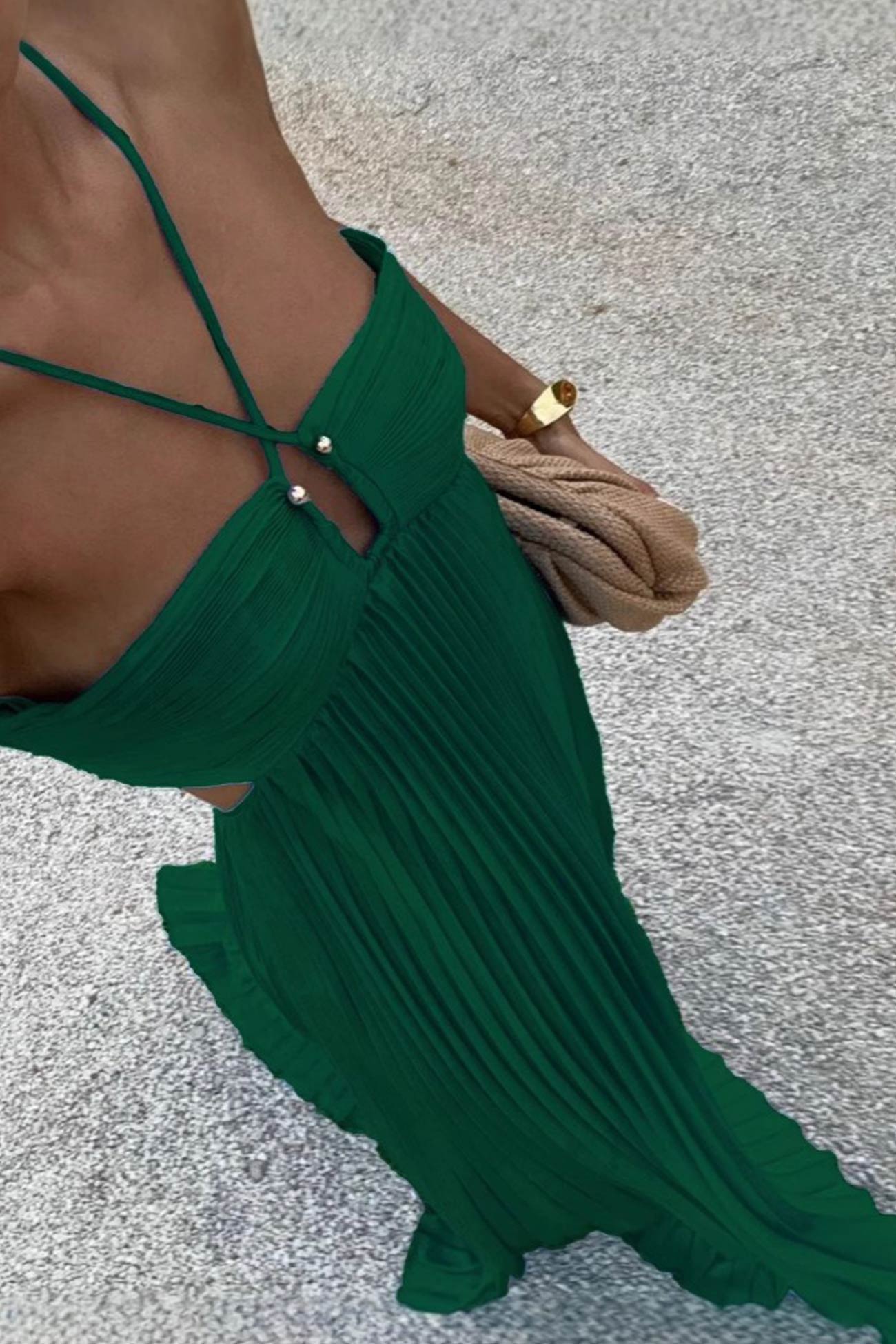 Well Tailored Dress with a Graceful Silhouette