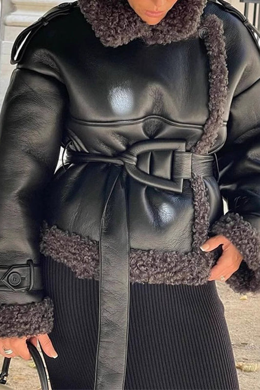 Well Tailored Coat with a Graceful Silhouette