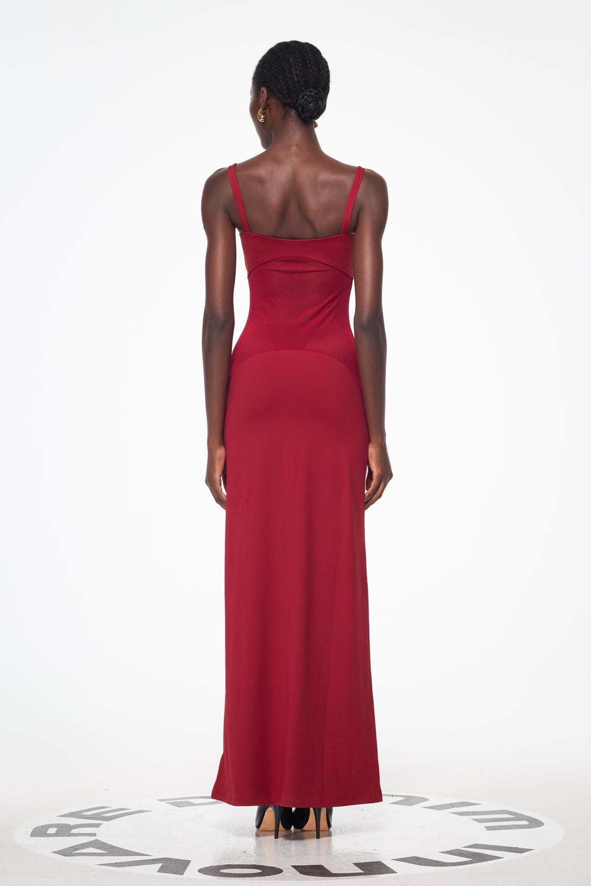 Gracefully Styled Dress for Any Occasion