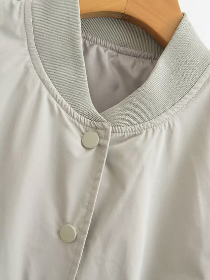 Effortlessly Elegant Jacket with a Timeless Design