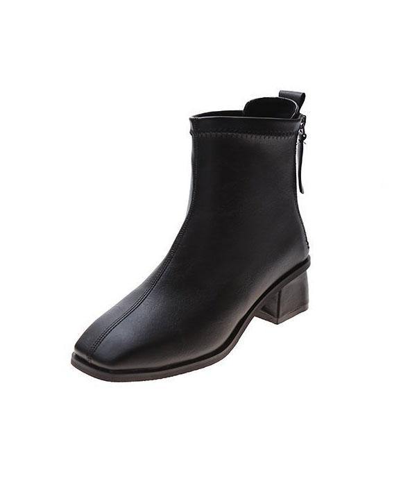 Effortlessly Elegant Boots with a Timeless Design
