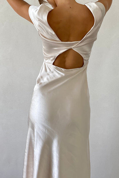 Effortlessly Elegant Dress with a Timeless Design