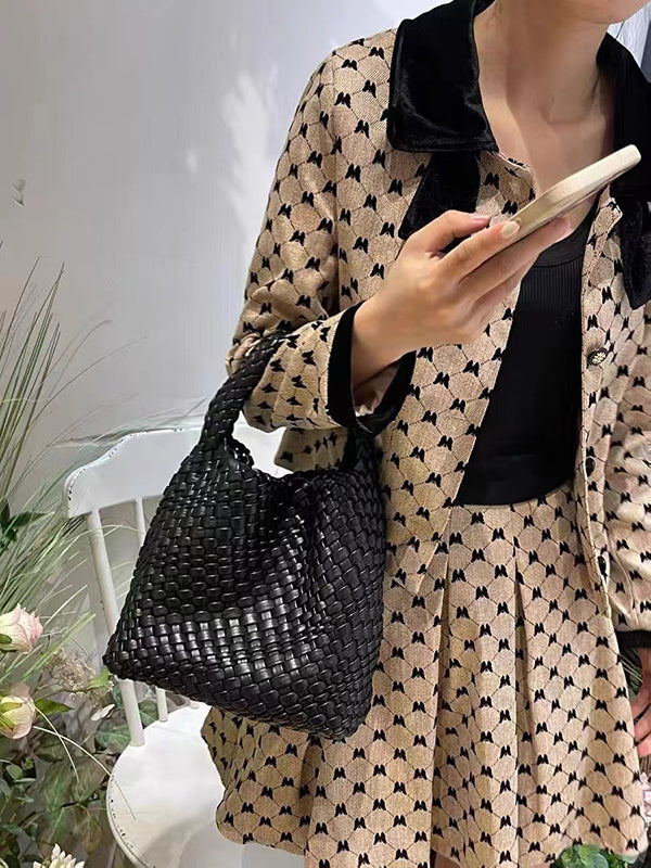 Beautifully Finished Bag in a Timeless Design