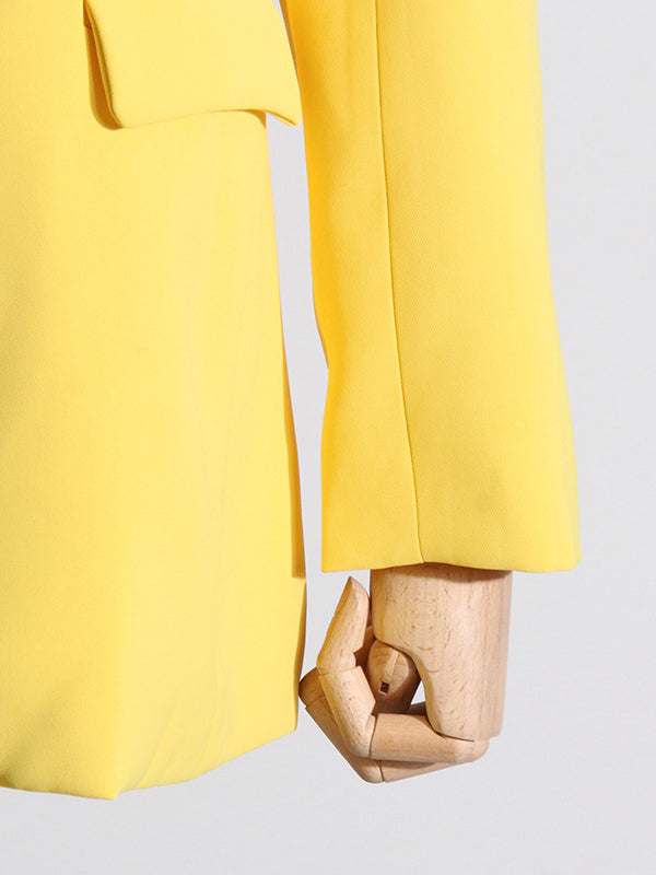 Sophisticated Garment with a Clean Classic Look