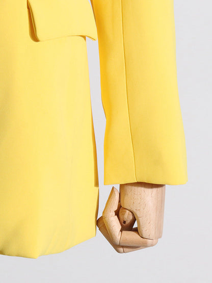 Sophisticated Garment with a Clean Classic Look