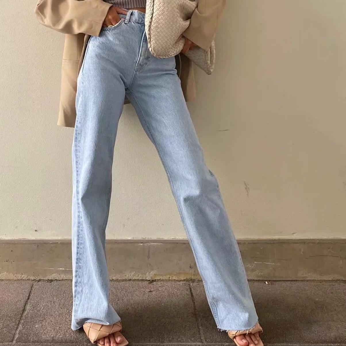 Effortlessly Elegant Garment with a Timeless Design