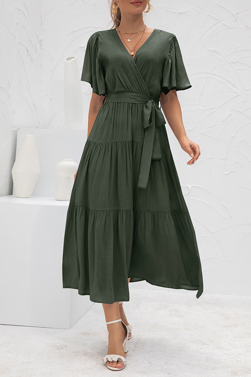 Effortlessly Elegant Dress with a Timeless Design