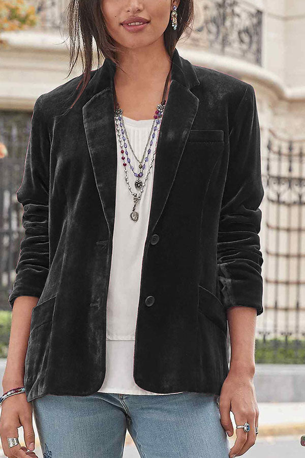 Well Tailored Jacket with a Graceful Silhouette