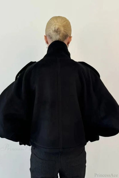 Beautifully Finished Coat in a Timeless Design