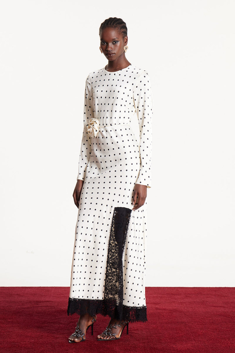 Classic Vintage Dress with a Flattering Fit