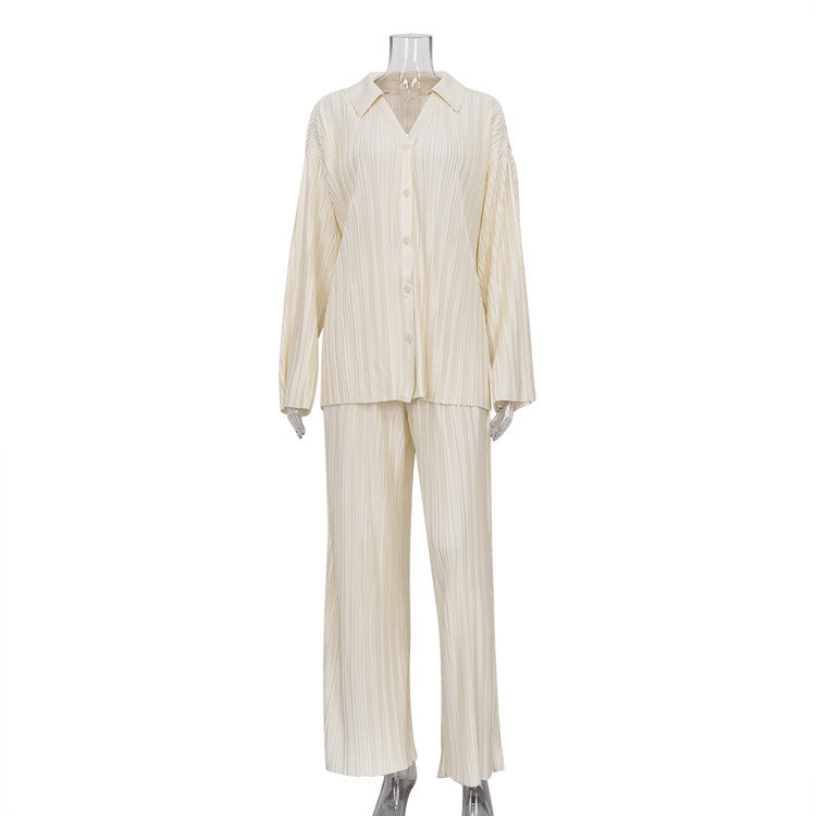 Well Tailored Trousers with a Graceful Silhouette