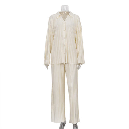 Well Tailored Trousers with a Graceful Silhouette
