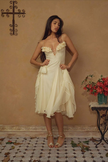 Gracefully Styled Dress for Any Occasion
