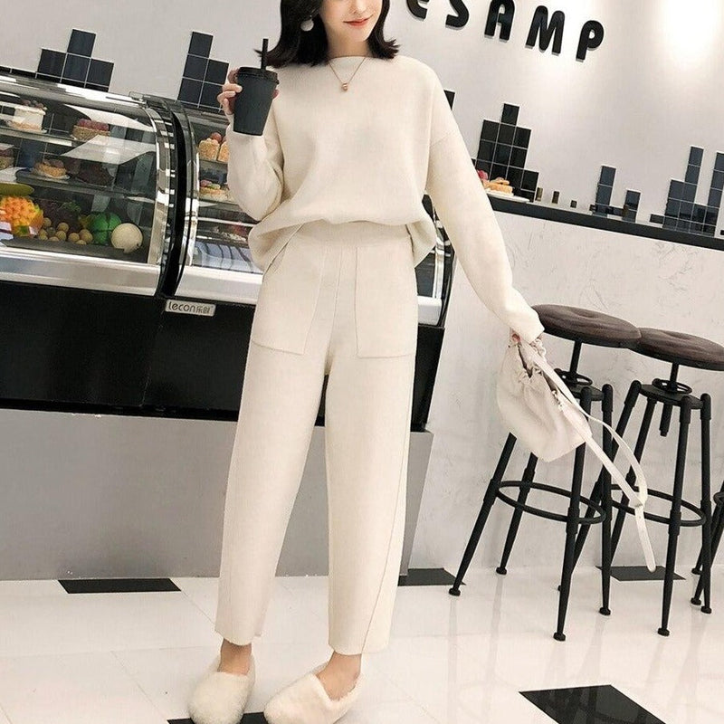 Classic Vintage Sweater with a Flattering Fit
