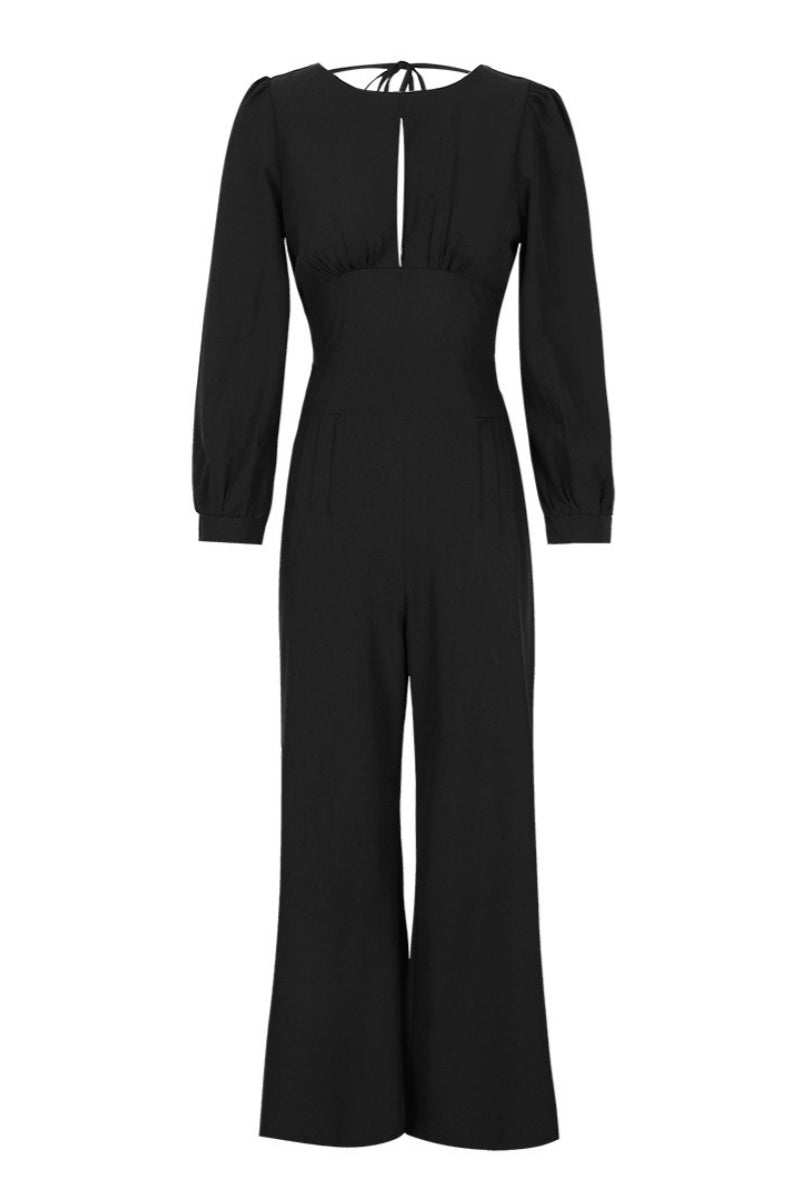 Effortlessly Elegant Garment with a Timeless Design