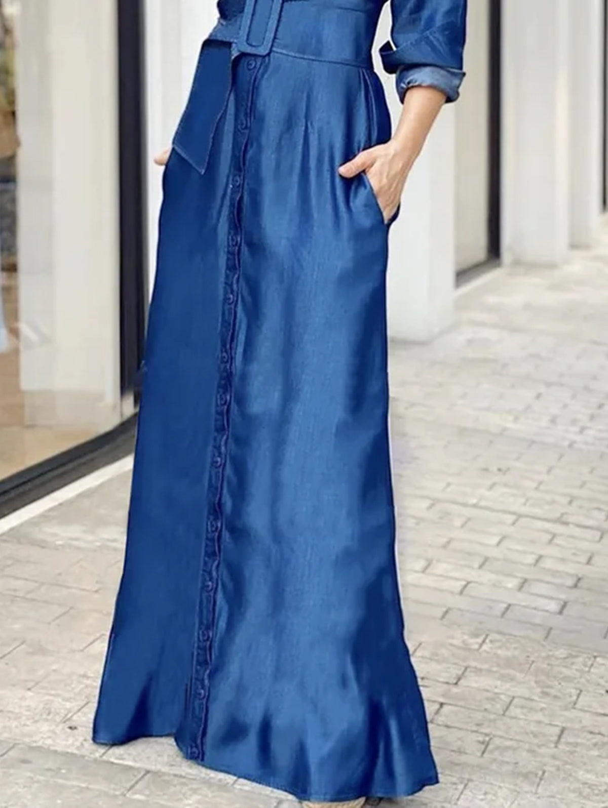 Effortlessly Elegant Dress with a Timeless Design