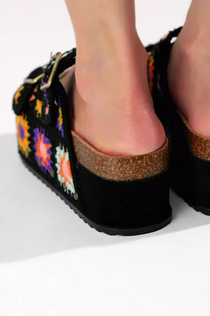 Effortlessly Elegant Sandals with a Timeless Design