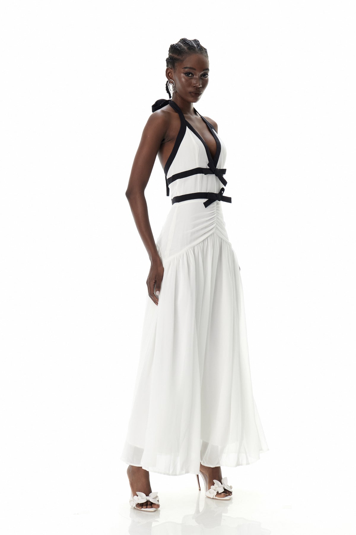 Well Tailored Dress with a Graceful Silhouette