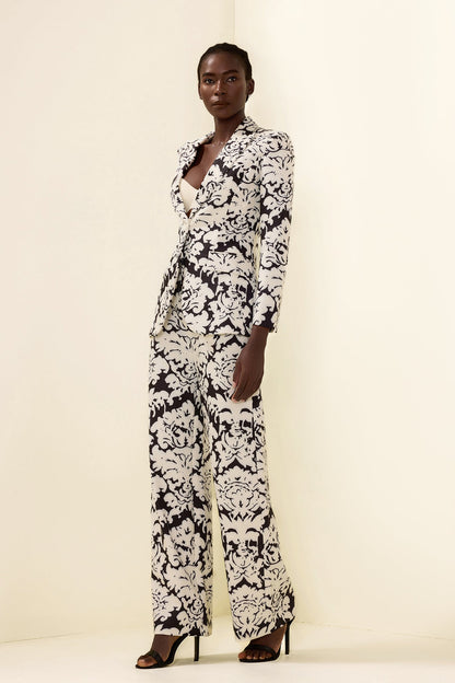 Gracefully Styled Pants for Any Occasion