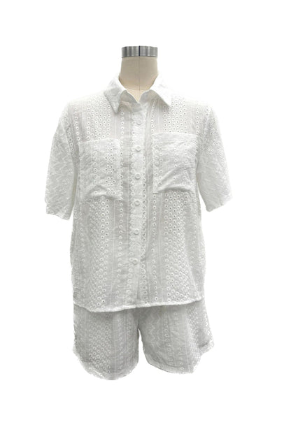 Classic Vintage Shirt with a Flattering Fit