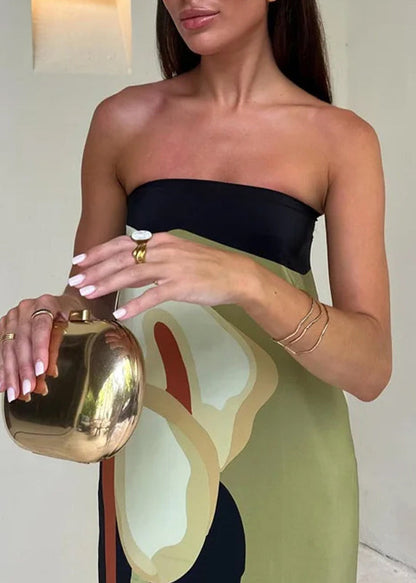 Well Tailored Dress with a Graceful Silhouette