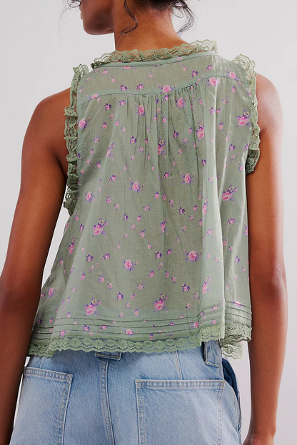Classic Vintage Top with a Flattering Fit