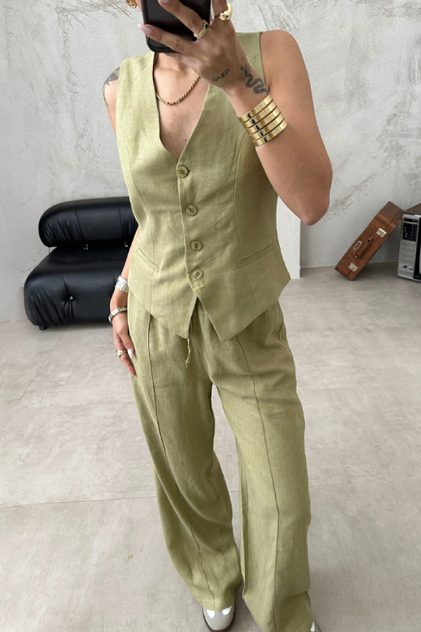 Beautifully Crafted Trousers in a Classic Style