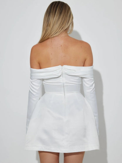 Beautifully Finished Dress in a Timeless Design