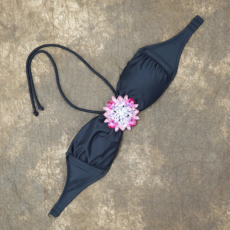 Well Tailored Bikini with a Graceful Silhouette