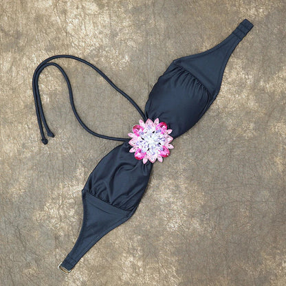Well Tailored Bikini with a Graceful Silhouette