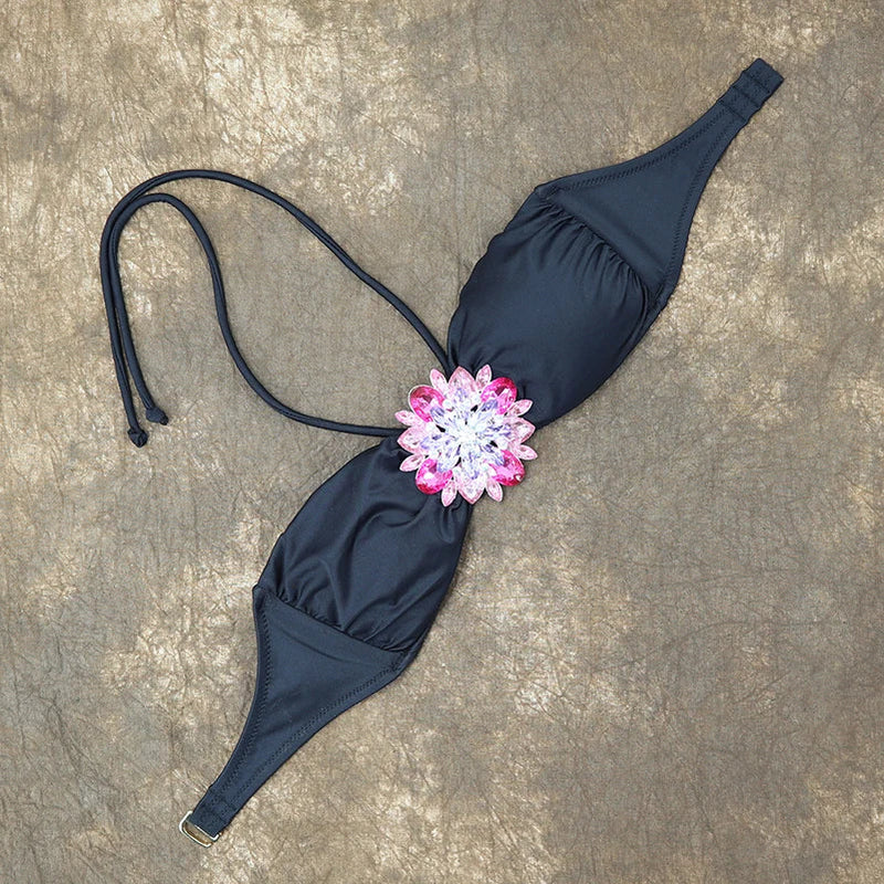 Well Tailored Bikini with a Graceful Silhouette
