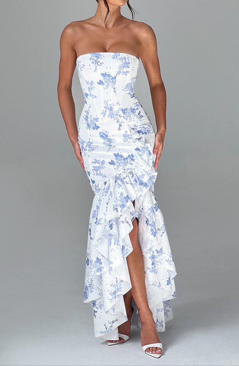 Beautifully Finished Dress in a Timeless Design