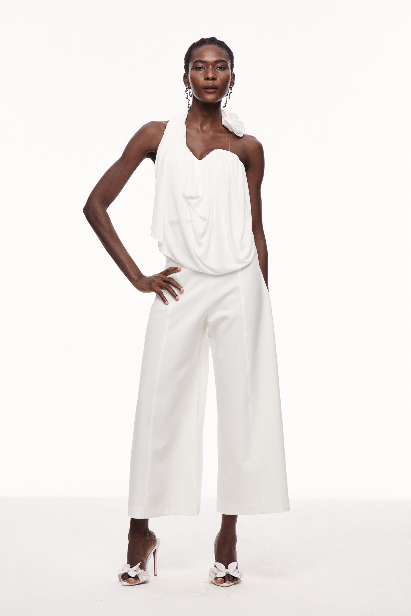 Well Tailored Top with a Graceful Silhouette